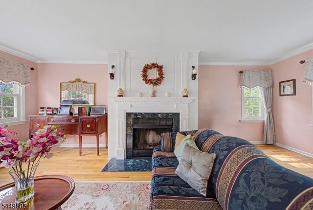 34 Cavell Place, West Caldwell Twp., NJ 07006
