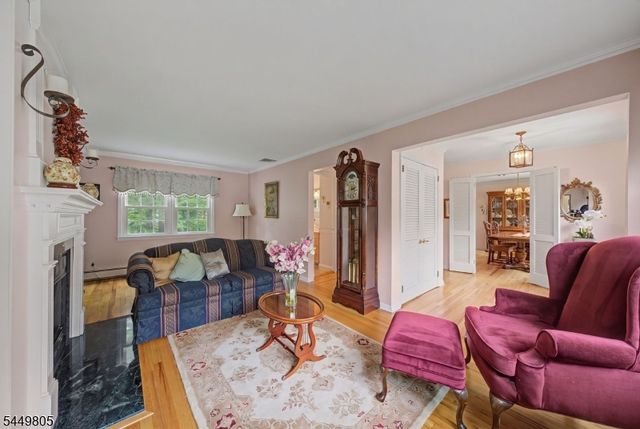 34 Cavell Place, West Caldwell Twp., NJ 07006