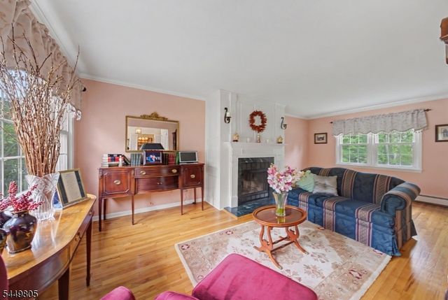34 Cavell Place, West Caldwell Twp., NJ 07006