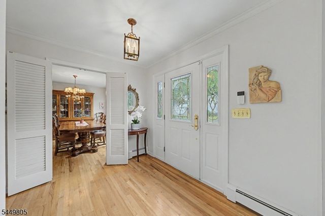 34 Cavell Place, West Caldwell Twp., NJ 07006