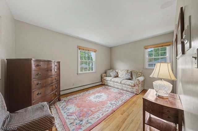 34 Cavell Place, West Caldwell Twp., NJ 07006