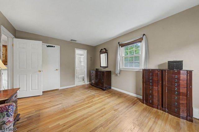 34 Cavell Place, West Caldwell Twp., NJ 07006