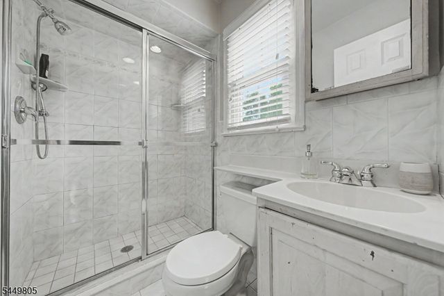 34 Cavell Place, West Caldwell Twp., NJ 07006