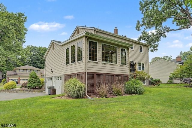 34 Cavell Place, West Caldwell Twp., NJ 07006