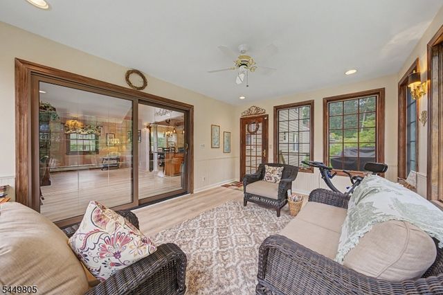 34 Cavell Place, West Caldwell Twp., NJ 07006