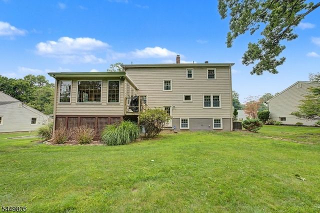 34 Cavell Place, West Caldwell Twp., NJ 07006