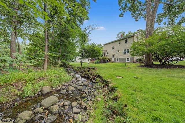 34 Cavell Place, West Caldwell Twp., NJ 07006
