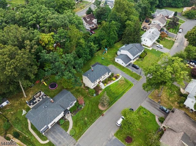34 Cavell Place, West Caldwell Twp., NJ 07006