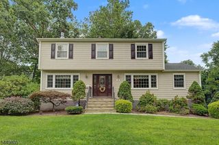 34 Cavell Place, West Caldwell Twp., NJ 07006