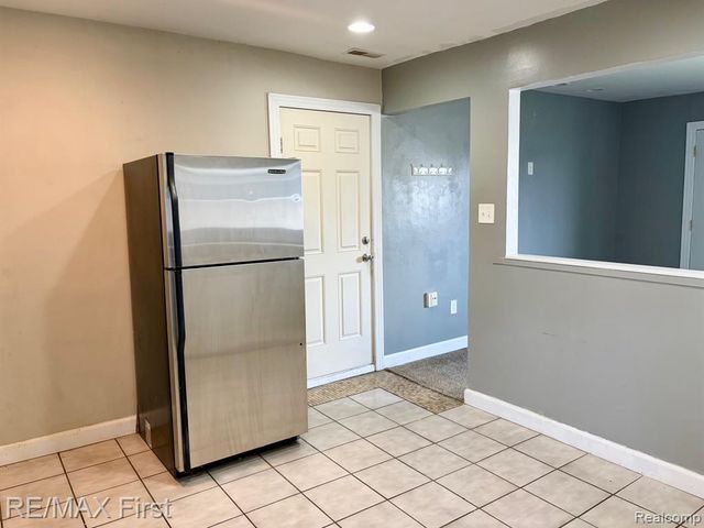 1492 E Woodruff Avenue, Hazel Park, MI 48030