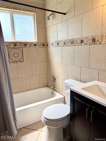 1492 E Woodruff Avenue, Hazel Park, MI 48030