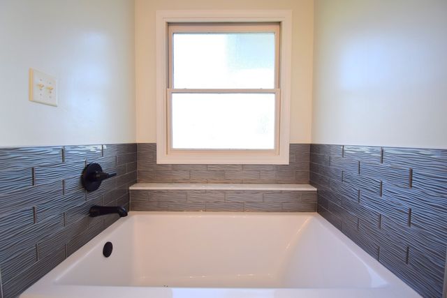 1024 Mulligan Drive 1024, Mt Vernon, IL 62864