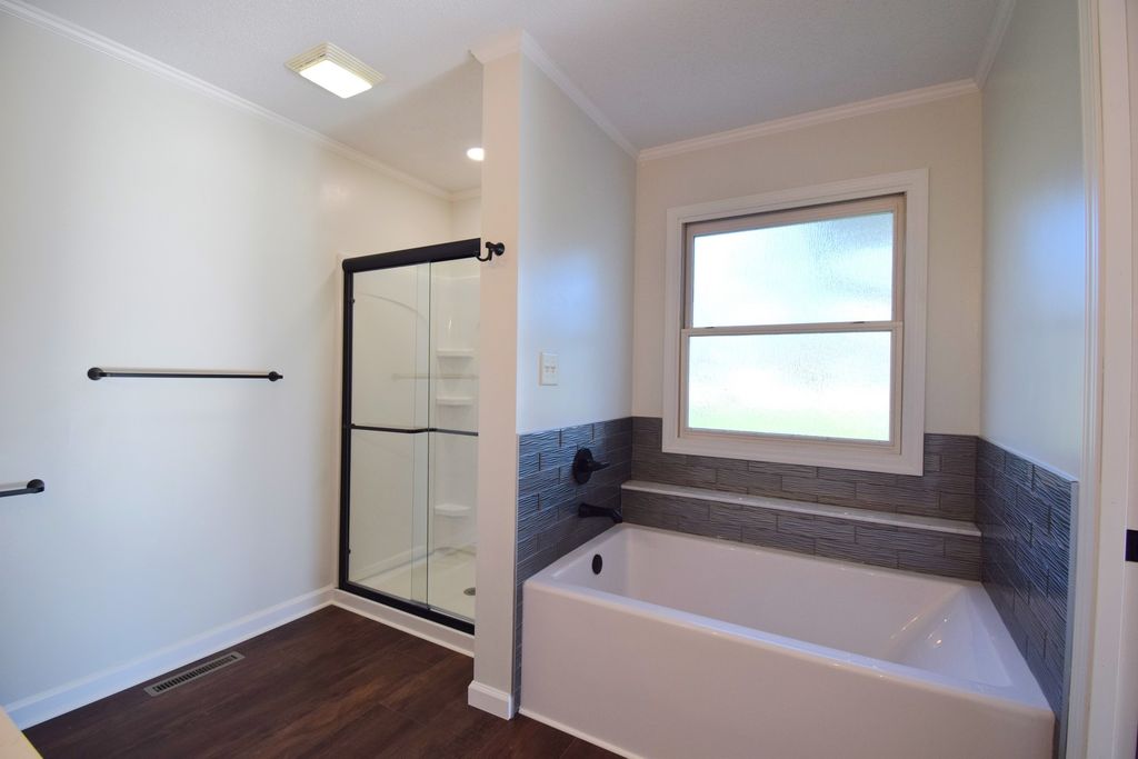 Image 19 of property listing at 1024 Mulligan Drive 1024, Mt Vernon, IL 62864