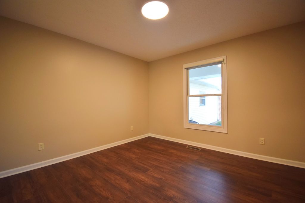 Image 21 of property listing at 1024 Mulligan Drive 1024, Mt Vernon, IL 62864