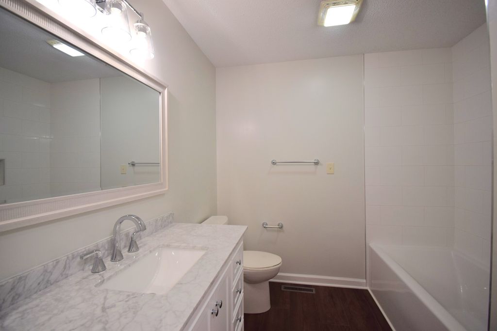 Image 23 of property listing at 1024 Mulligan Drive 1024, Mt Vernon, IL 62864