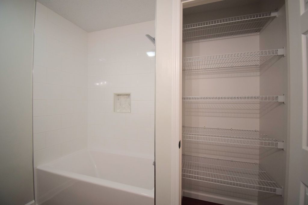 Image 25 of property listing at 1024 Mulligan Drive 1024, Mt Vernon, IL 62864