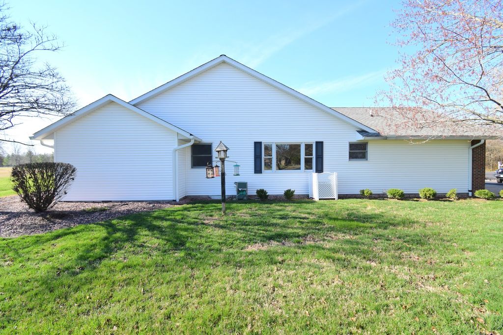 Image 33 of property listing at 1024 Mulligan Drive 1024, Mt Vernon, IL 62864