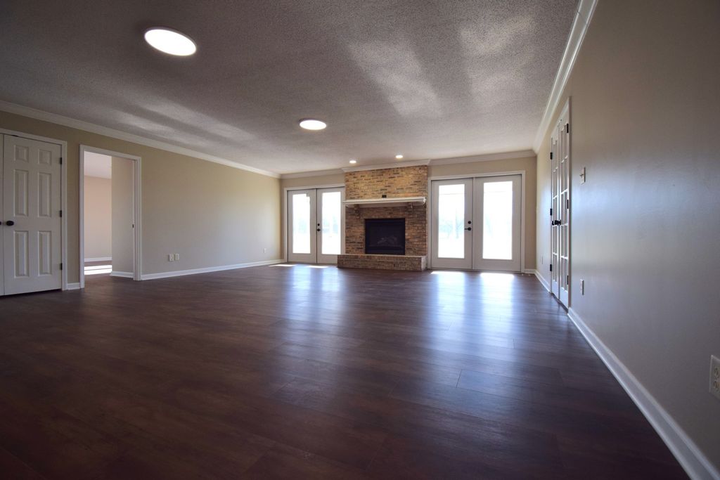 Image 5 of property listing at 1024 Mulligan Drive 1024, Mt Vernon, IL 62864