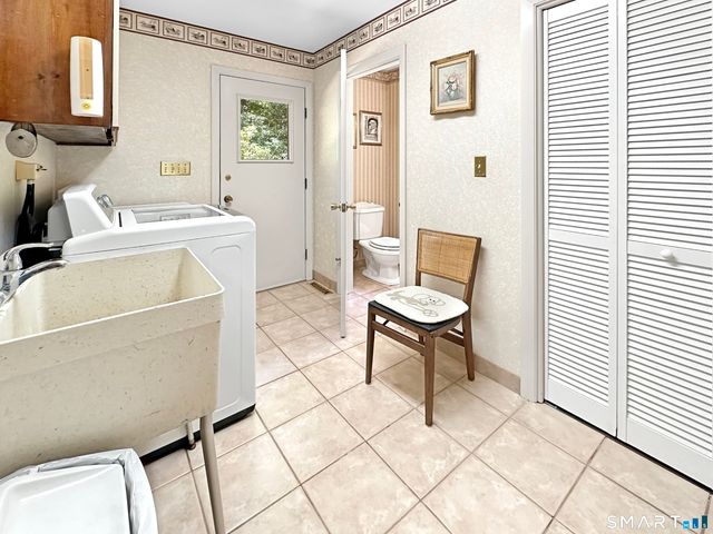 320 Summer Hill Road, Madison, CT 06443