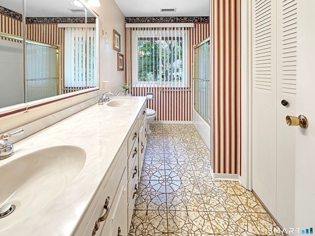 320 Summer Hill Road, Madison, CT 06443