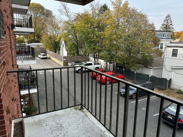 95 Nahant St. 12, Lynn, MA 01902