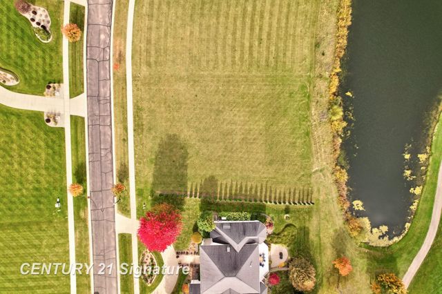 33 W Grove Court, Freeland, MI 48623