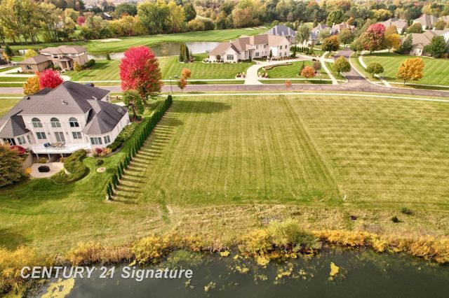 33 W Grove Court, Freeland, MI 48623