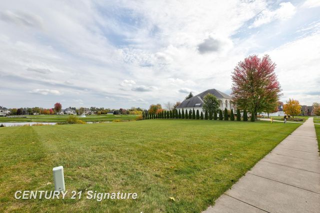 33 W Grove Court, Freeland, MI 48623