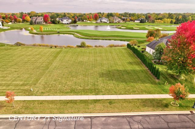33 W Grove Court, Freeland, MI 48623