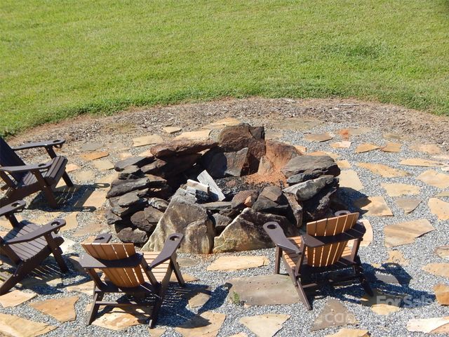 335 Table Rock Trace NW 154, Valdese, NC 28690