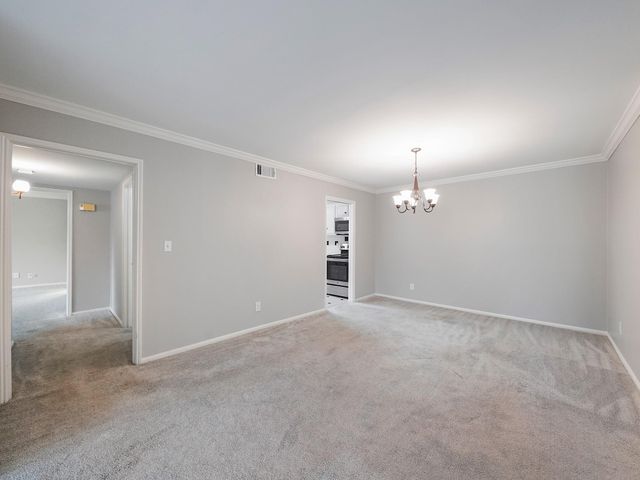 656 S Ripple Creek Drive 656, Houston, TX 77057