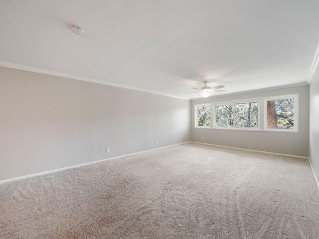 656 S Ripple Creek Drive 656, Houston, TX 77057