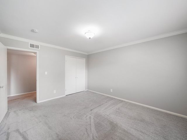 656 S Ripple Creek Drive 656, Houston, TX 77057