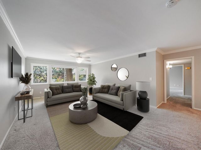 656 S Ripple Creek Drive 656, Houston, TX 77057