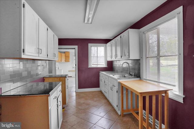 320 S BAUMSTOWN RD, Birdsboro, PA 19508