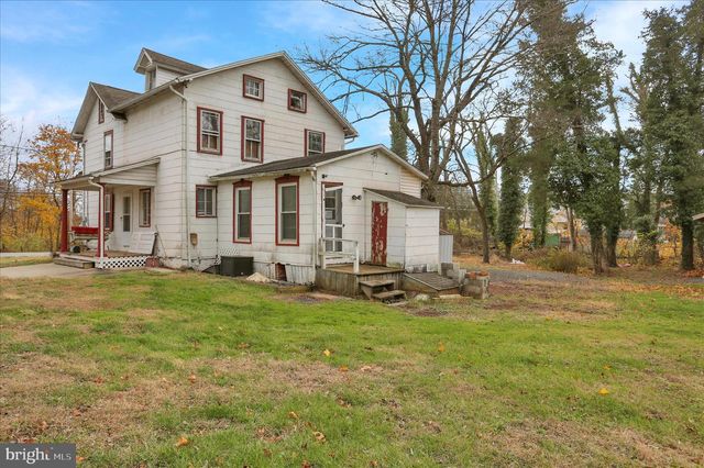 320 S BAUMSTOWN RD, Birdsboro, PA 19508