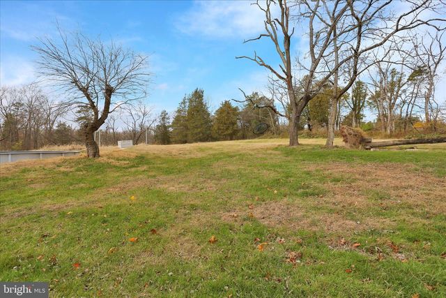 320 S BAUMSTOWN RD, Birdsboro, PA 19508