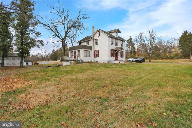 320 S BAUMSTOWN RD, Birdsboro, PA 19508