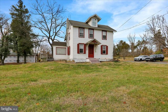 320 S BAUMSTOWN RD, Birdsboro, PA 19508