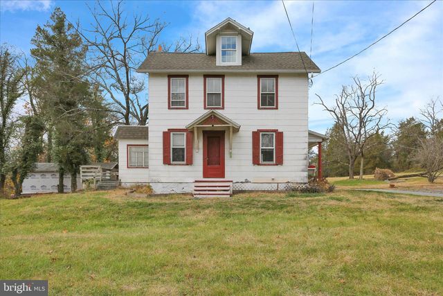 320 S BAUMSTOWN RD, Birdsboro, PA 19508