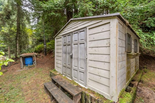 7382 Berta Road, Elk River, CA 95503