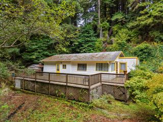 7382 Berta Road, Elk River, CA 95503
