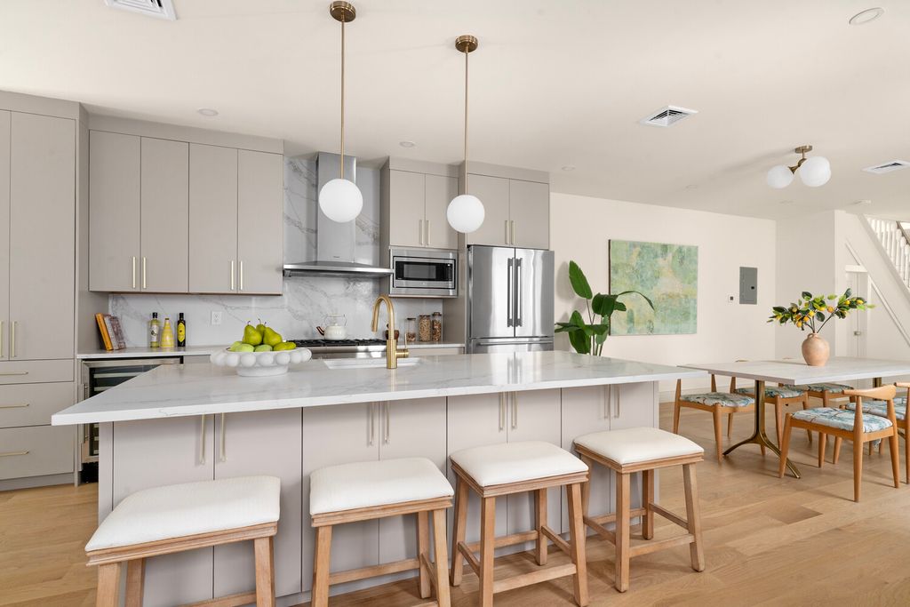 94 HAWTHORNE Street, New York City, NY 11225