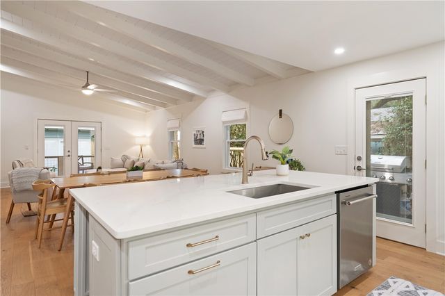 58 Maxwell Ave, St Simons Island, GA 31522