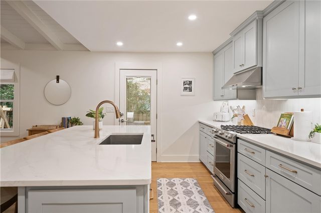 58 Maxwell Ave, St Simons Island, GA 31522