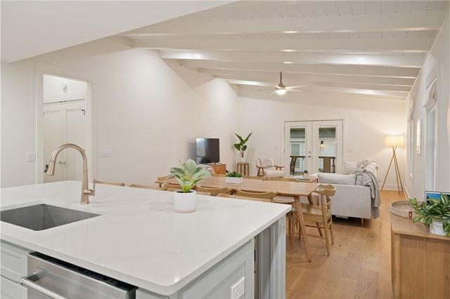 58 Maxwell Ave, St Simons Island, GA 31522