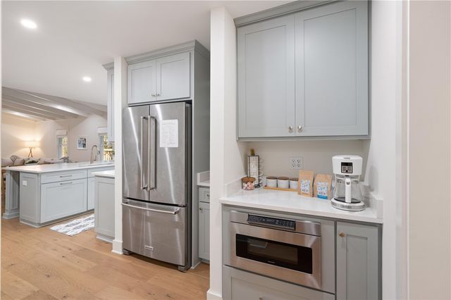 58 Maxwell Ave, St Simons Island, GA 31522