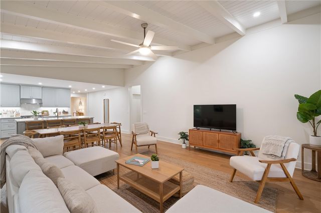 58 Maxwell Ave, St Simons Island, GA 31522