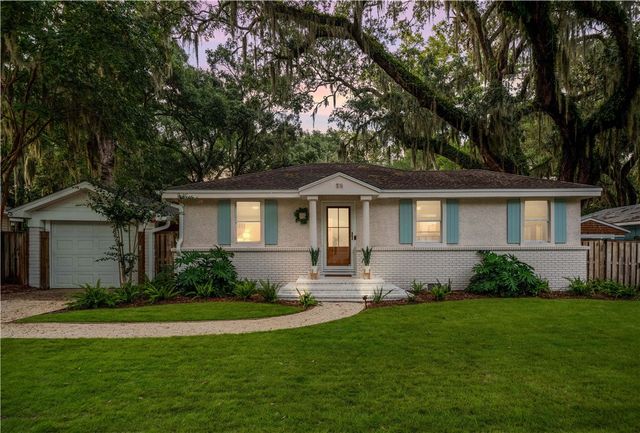 58 Maxwell Ave, St Simons Island, GA 31522