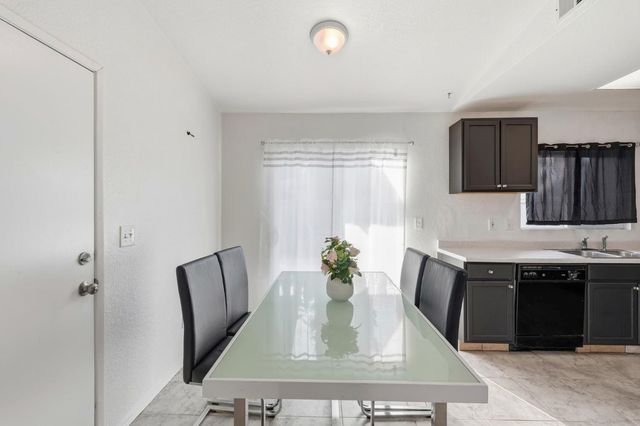 1809 Taos Ct, Modesto, CA 95351